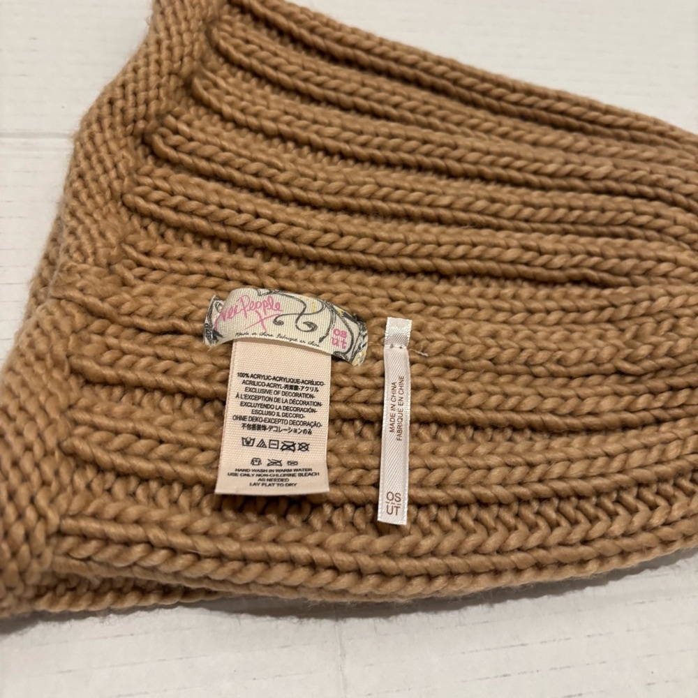 FREE PEOPLE Cozy Warm Tan Knit Beanie OS - Picture 7 of 7